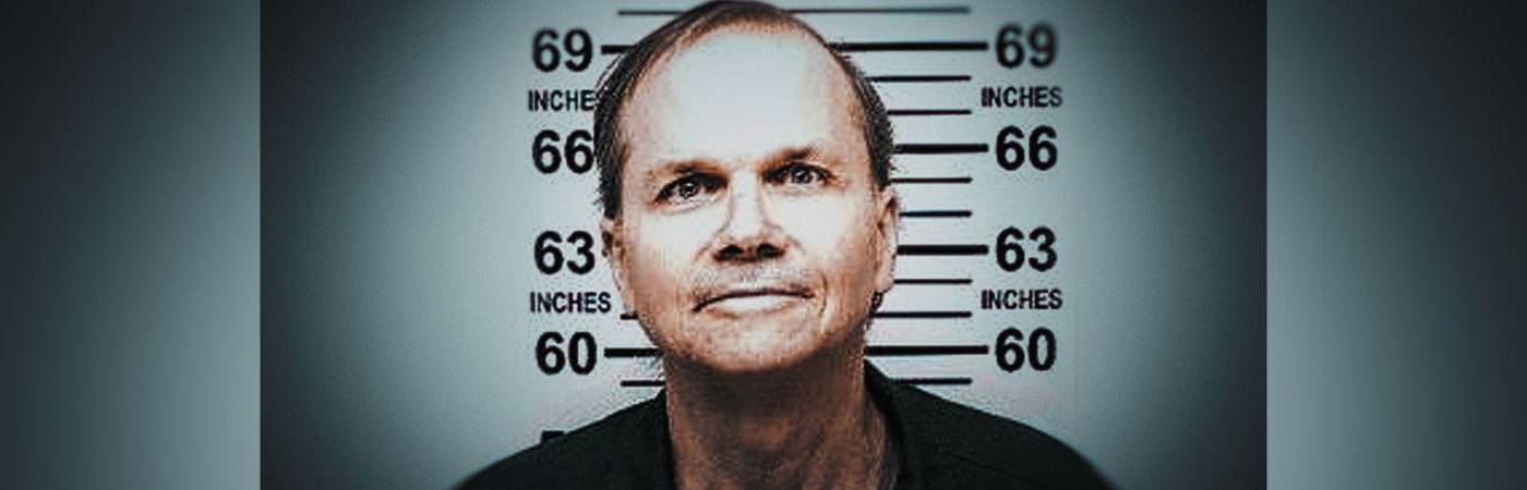 Mark David Chapman afirmó que ya no es el joven problemático que disparó varias veces contra John Lennon, pero sus declaraciones no han sido convincentes para obtener su libertad. / FOTO: Apple TV