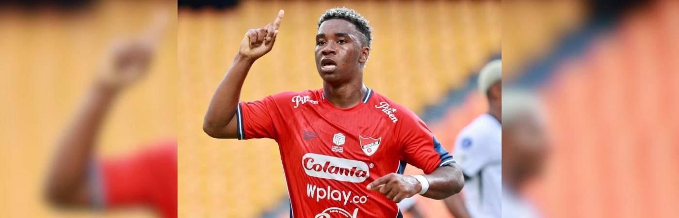 John Montaño fue el gran protagonista del DIM al anotar los 2 goles que pudieron darle el triunfo al Rojo ante Vasco da Gama. FOTO: MANUEL SALDARRIAGA
