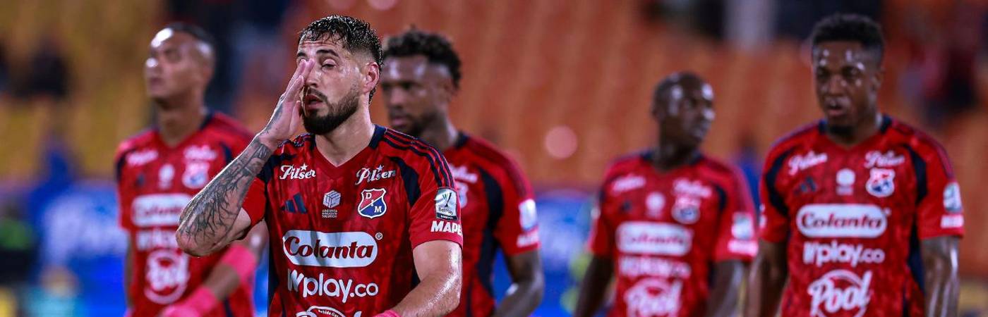 La frustración de los jugadores rojos es evidente. FOTO: MANUEL SALDARRIAGA 