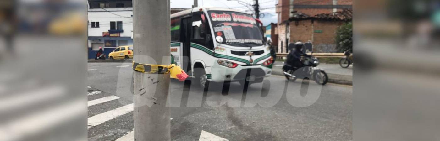 En este sector de Manrique arrojaron de un bus a Juan Pablo Muñoz. FOTO: LAURA ROSA JIMÉNEZ VALENCIA