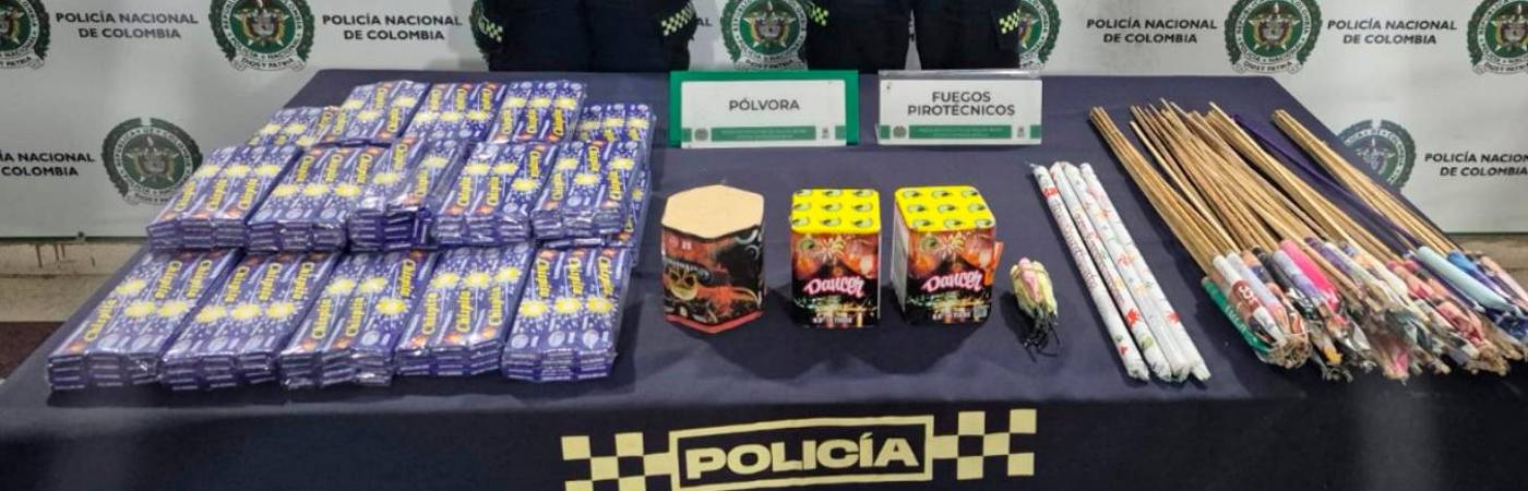 Chispitas, papeletas, voladores, entre otros, fueron decomisados. FOTO: CORTESÍA ALCALDÍA DE BELLO