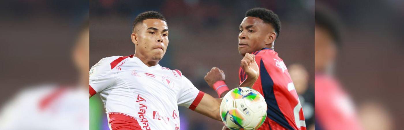 Aunque se esperaba un juego muy abierto, por la necesidad de los dos equipos, Medellín y América no se hicieron daño y dejaron todo en tablas. FOTO: MANUEL SALDARRIAGA.