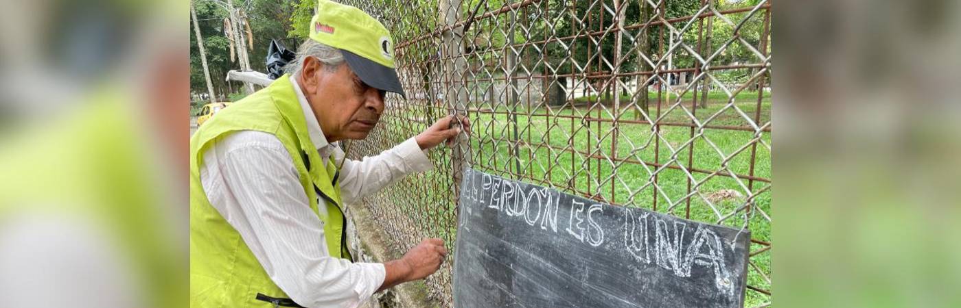 Hasta sus últimos días asistió a la UdeA para vender sus periódicos. /FOTO: JAIDER ESCOBAR