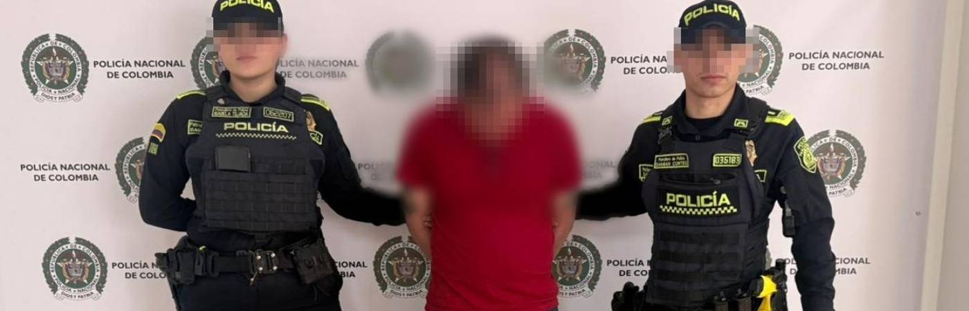 Hombre capturado por presunta explotación sexual comercial de menores. FOTO: POLICÍA METROPOLITANA VALLE DE ABURRÁ