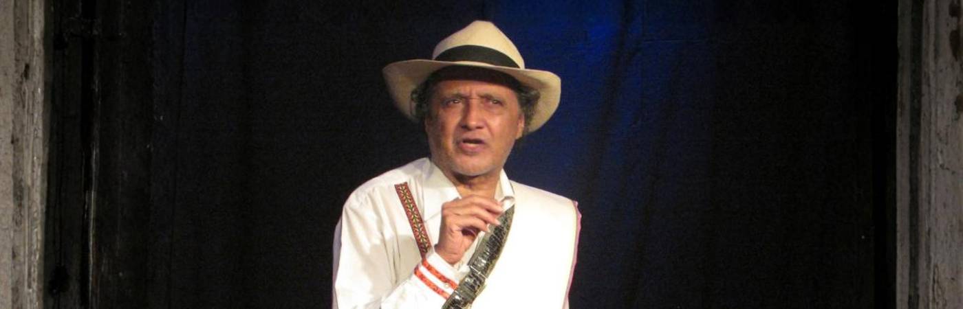 Jota Villaza personifica un arriero desde sus inicios. Algunos de sus cuentos son sucesos reales y otros hacen parte de la imaginación. FOTO: CORTESÍA JOTA VILLAZA