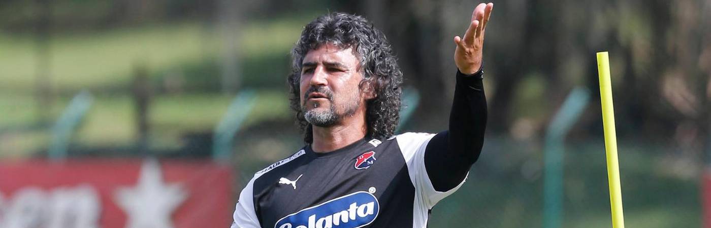 Leonel Álvarez, siendo Dt del Independiente Medellín en 2015. FOTO: ARCHIVO - JUAN ANTONIO SÁNCHEZ