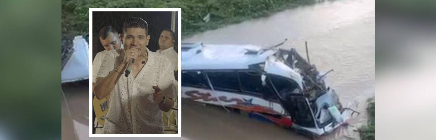 Así quedó el bus tras el accidente. En el recuadro Carlos Alberto ‘Kbeto’ Zuleta. FOTOS: REDES SOCIALES IG @kbetozuleta