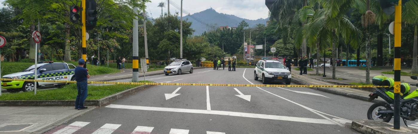 En el vehículo, en la ventanilla del conductor, quedaron las marcas de 6 balazos. FOTO: CORTESÍA