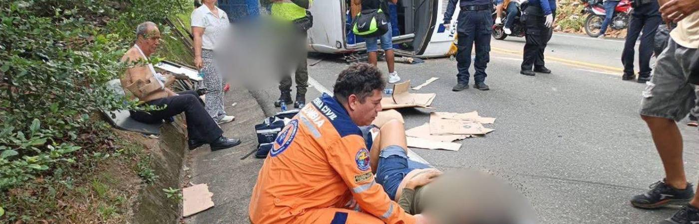 Los heridos fueron trasladados al Hospital San Juan de Dios de San Luis. FOTO: X @AREGIONALCOM