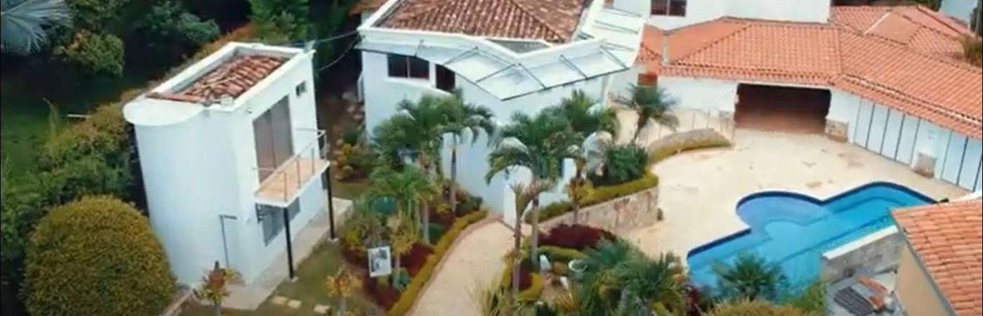 El lugar sigue funcionando y ya serán las autoridades, que recibirán el informe de lo que fue encontrado, las que definan su futuro. Allí siguen varios adultos. / FOTO: CORTESÍA