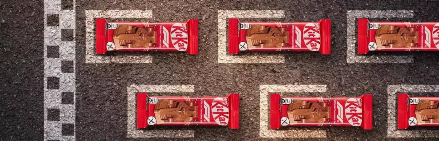 La compañía investiga e implementa nuevos métodos de protección de mercancía; en este caso, la edición límitada de la F1. FOTO: INSTAGRAM KITKAT