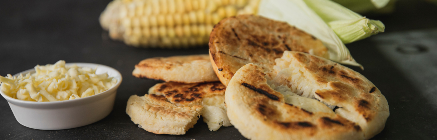 Se dice que solo en Colombia hay entre 40 y 40 variedades de arepa. / FOTO: CANVA.