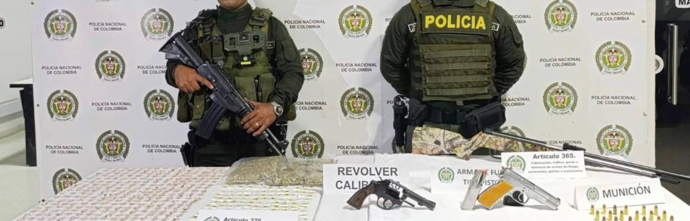 Elementos incautados a la menor luego del allanamiento. / FOTO: CORTESÍA POLICÍA ANTIOQUIA