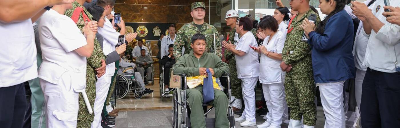 Según el reporte oficial, al Hospital Militar ingresaron 27 pacientes, entre ellos un rescatista. FOTO: FUERZAS MILITARES DE COLOMBIA