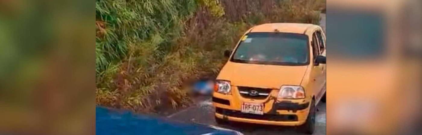 Personal del Cuerpo de Bomberos de Anorí trasladó los cuerpos de los fallecidos a este municipio para las labores judiciales. /FOTO: CAPTURA DE VIDEO