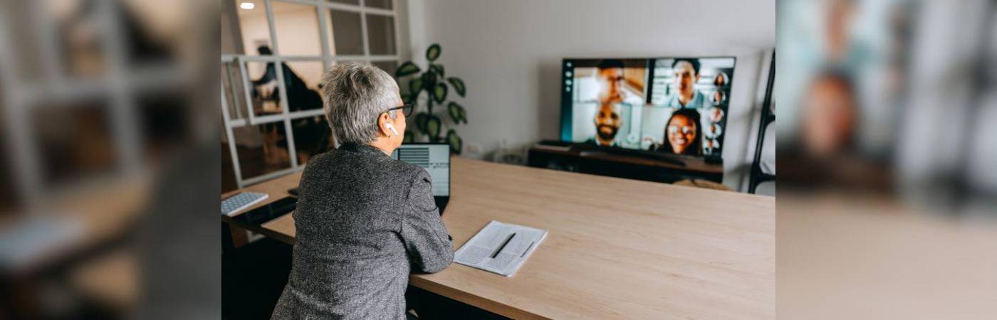 Revise las vacantes disponibles para esta modalidad y aplique. / FOTO: CANVA