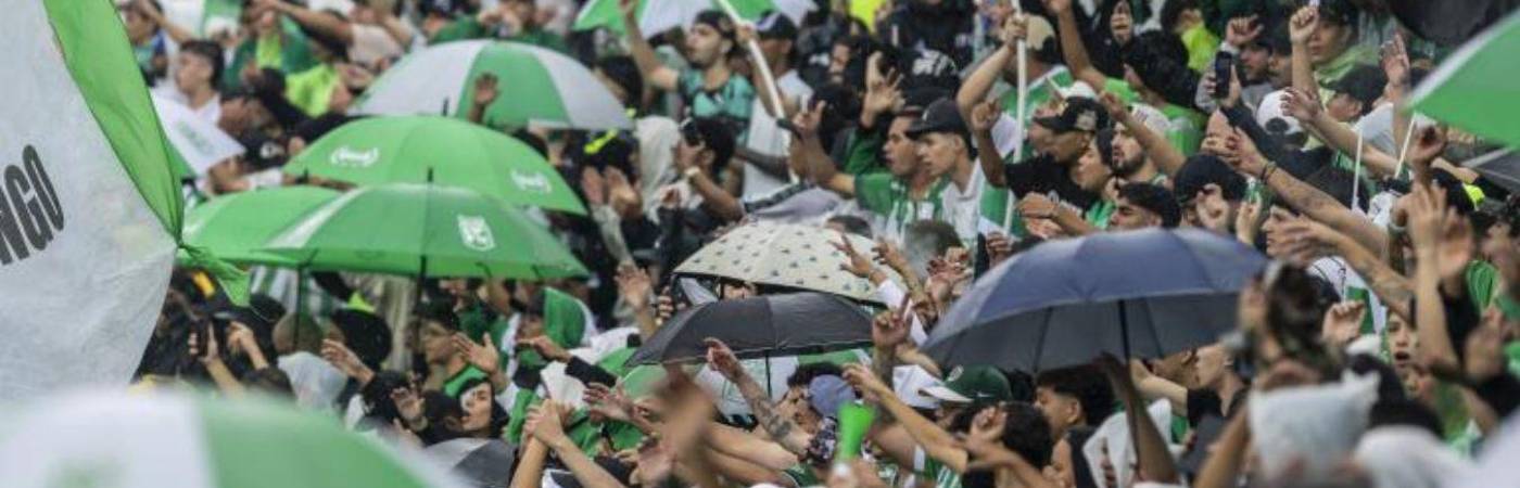La fiesta comenzó desde temprano afuera del estadio y el ingreso tendrá control y acompañamiento de la Fuerza Pública. FOTO: CAMILO SUÁREZ