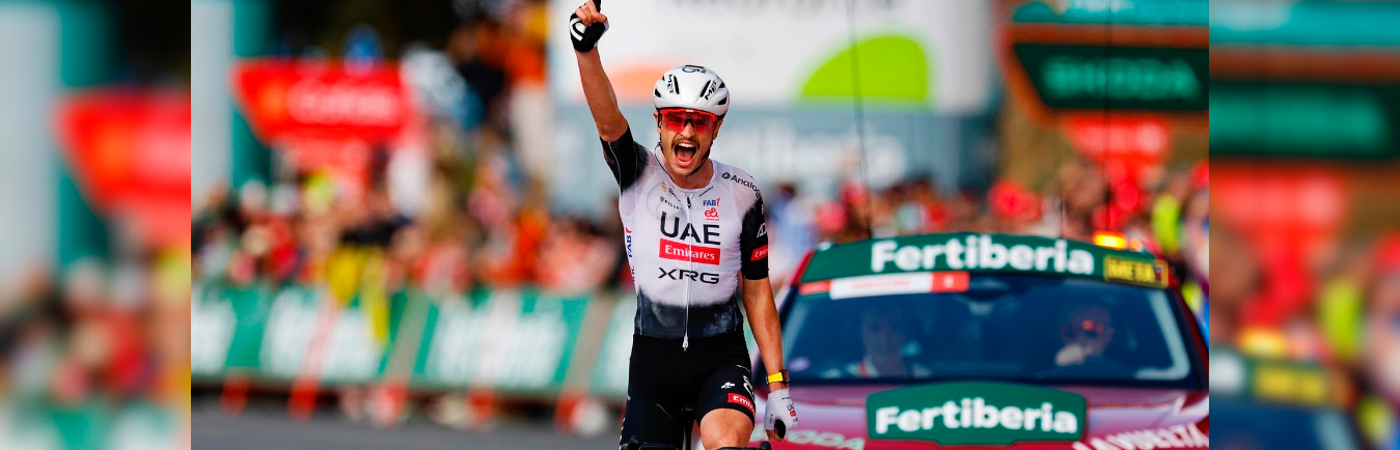 Jay Vane celebrando la victoria en la etapa 6 de la Vuelta a España. /FOTO: @TeamEmiratesUAE