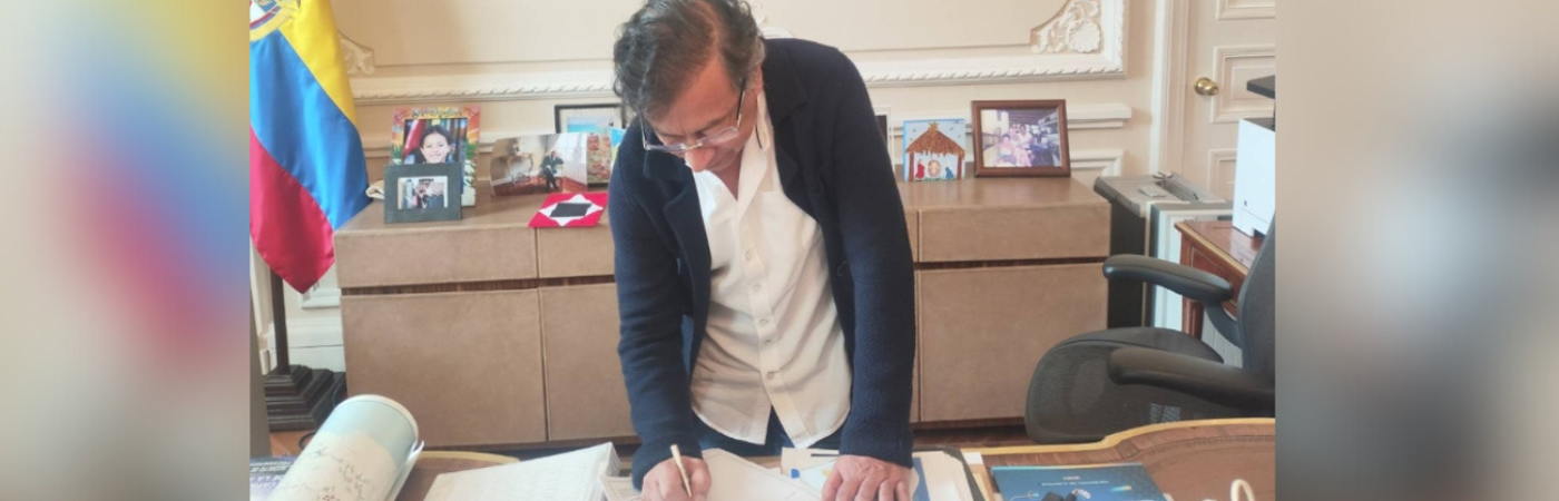 Gustavo Petro firmó el decreto que convoca a la consulta popular