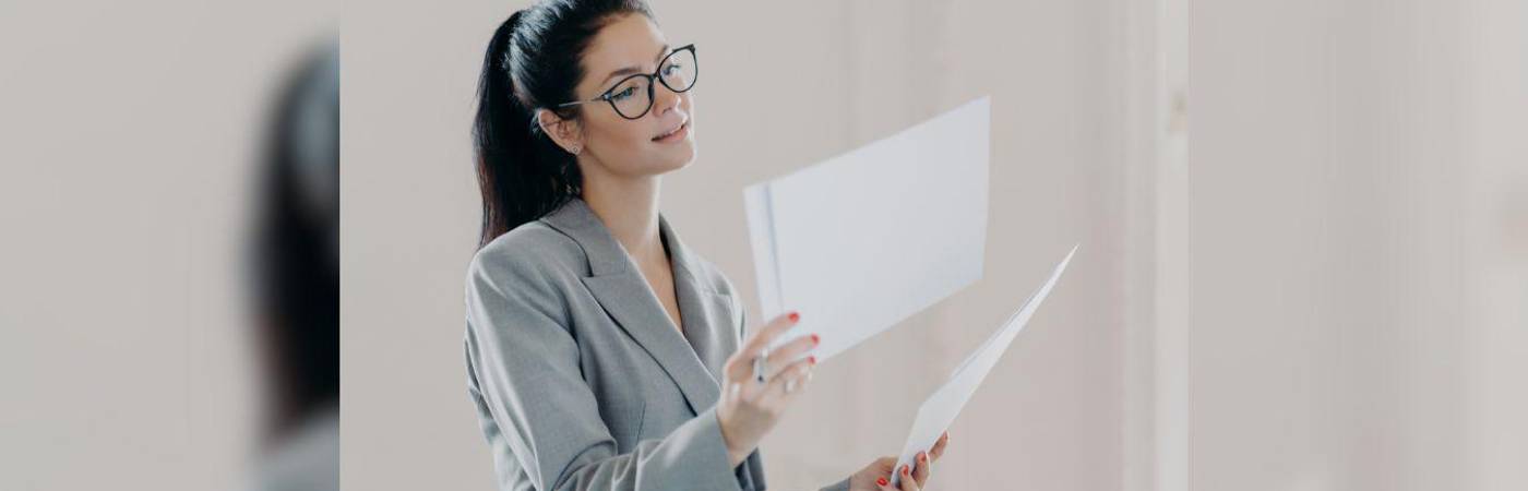 Mientras que la carta de recomendación laboral se enfoca en el desempeño y habilidades en el trabajo, la personal se centra en el carácter, la personalidad y las cualidades generales de la persona. / FOTO: CANVA