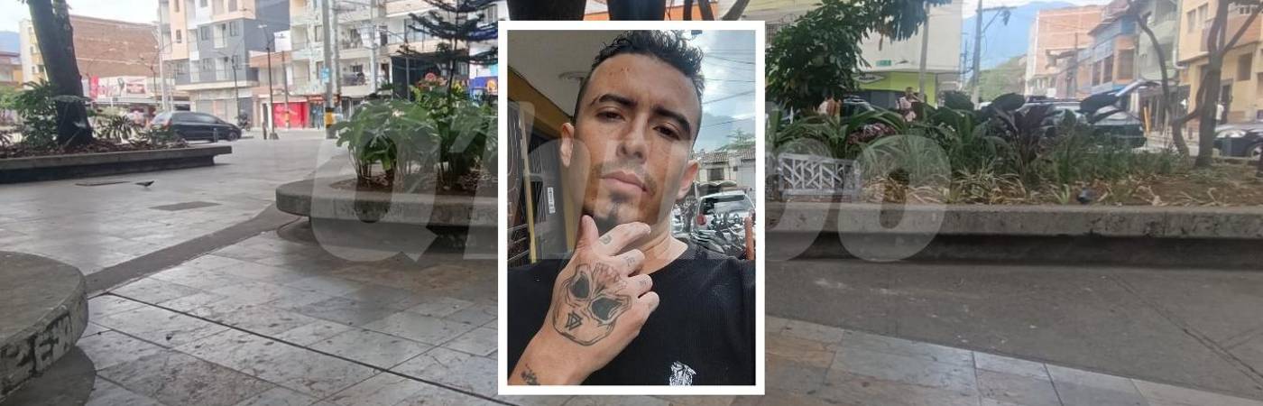 Juan Felipe Areiza (foto) fue asesinado con arma blanca en este punto del Parque Obrero de Itagüí. FOTOS: ALEJANDRA MORALES (FONDO) Y CORTESÍA (VÍCTIMA)