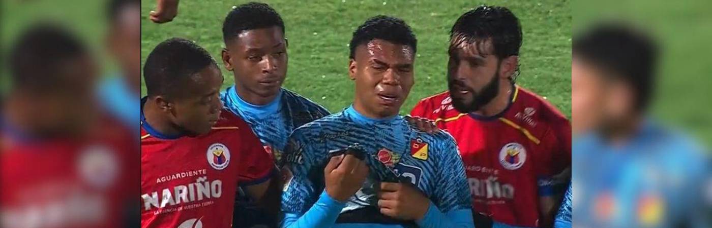 Carlos Vega, juvenil debutante con el Pereira, rompió en llanto cuando vio la tarjeta roja en el juego de los Matecañas ante Pasto el lunes, 27 de octubre. / FOTO: CAPTURA DE VIDEO WIN SPORTS