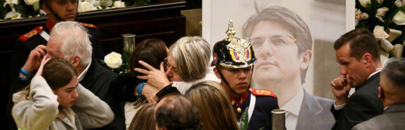 Sepelio del precandidato presidencial Miguel Uribe Turbay, el 13 de agosto de 2025. FOTO: COLPRENSA