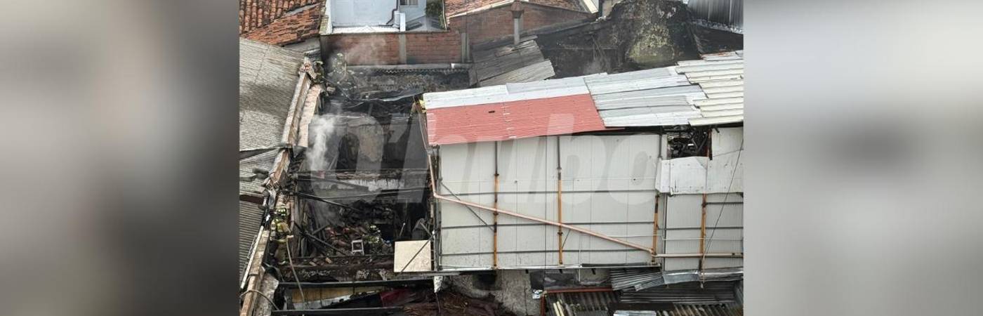 Así quedó el techo de dos inmuebles que resultaron afectados. FOTO: CORTESÍA