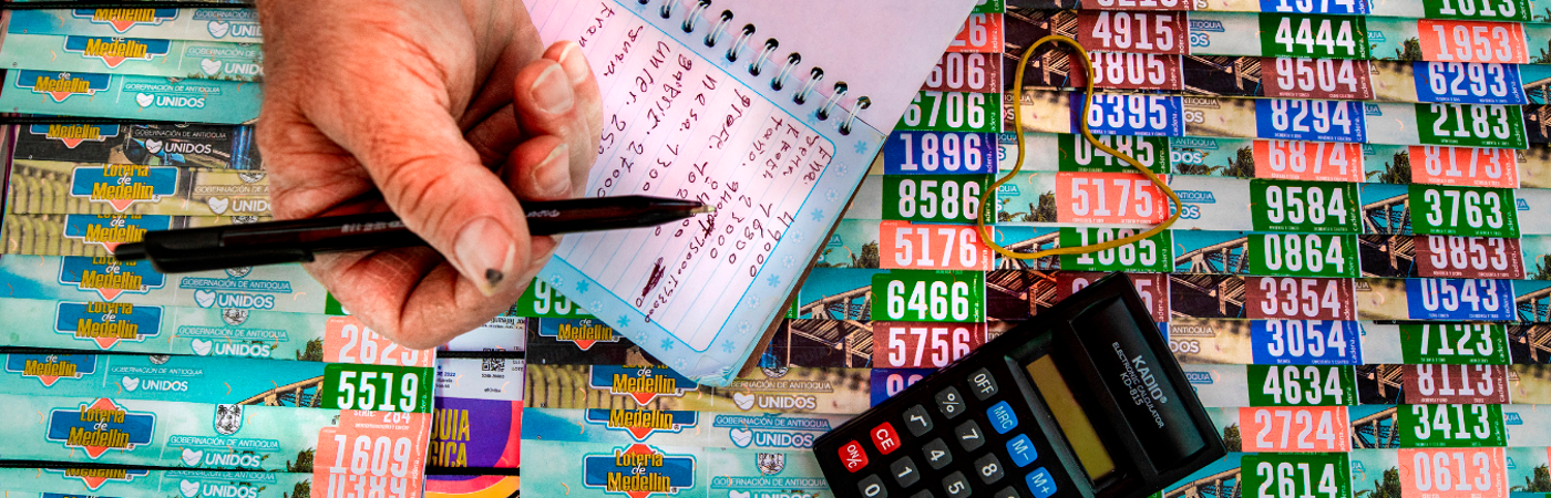 Venta de loterías en Medellín. /FOTO: ARCHIVO