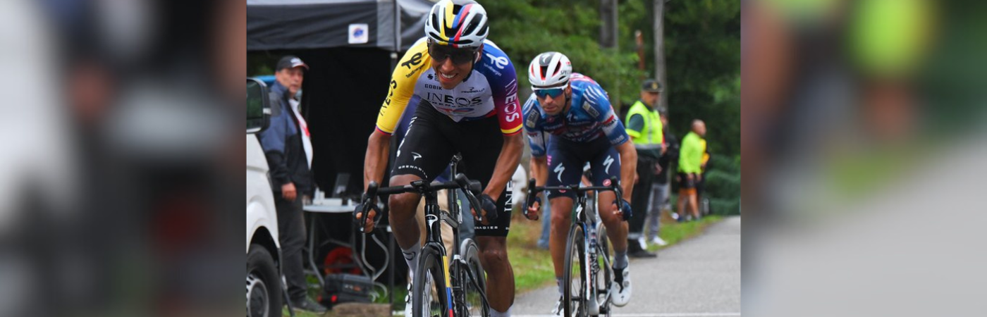 Egan Bernal, ciclista colombiano ganador de la etapa 16 de la Vuelta a España 2025. /FOTO: X @INEOSGRENADIERS