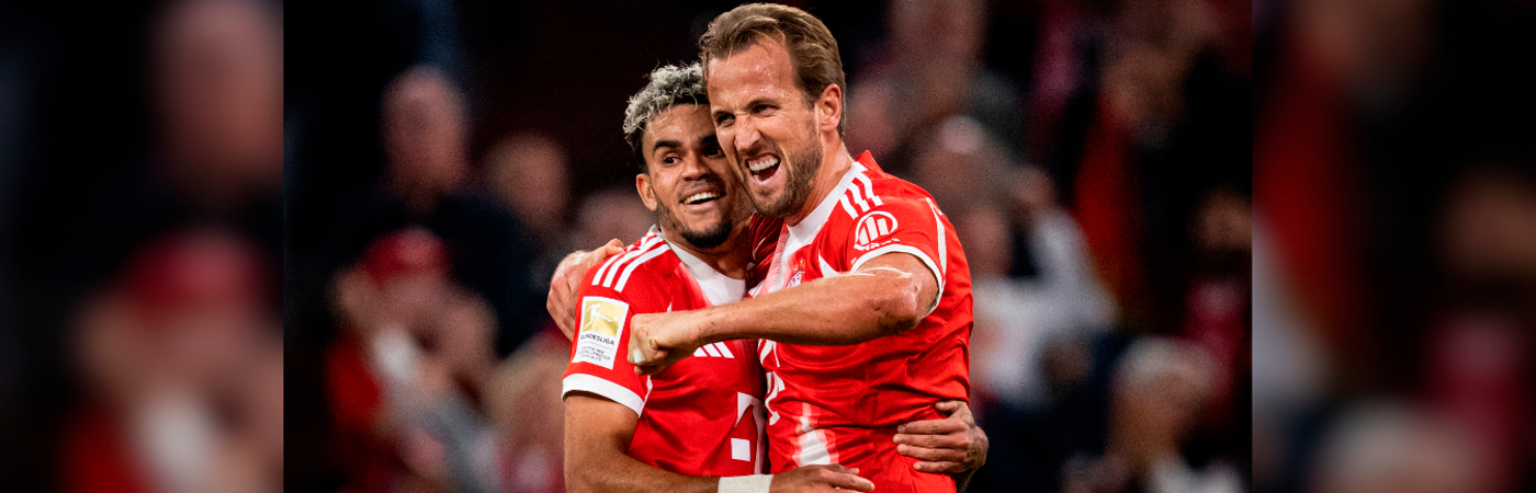 Luis Díaz (izq.) llegó al Bayern Múnich en julio de 2025. / FOTO: X @FCBayernEN