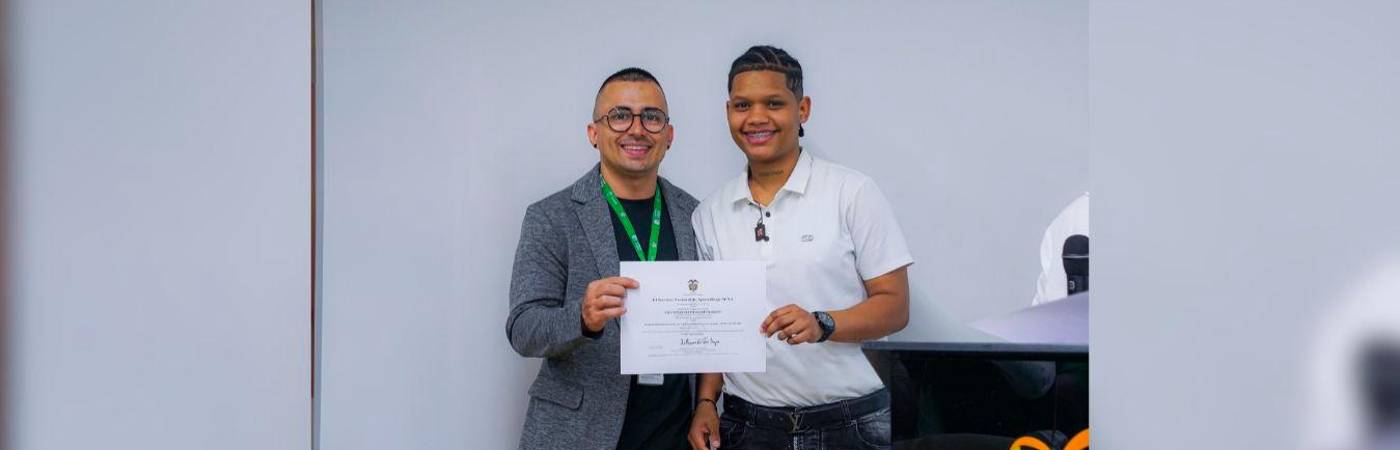 Los trabajadores fueron certificados en la norma para la preparación de alimentos con orden de producción y receta estándar. / FOTO: CORTESÍA SENA