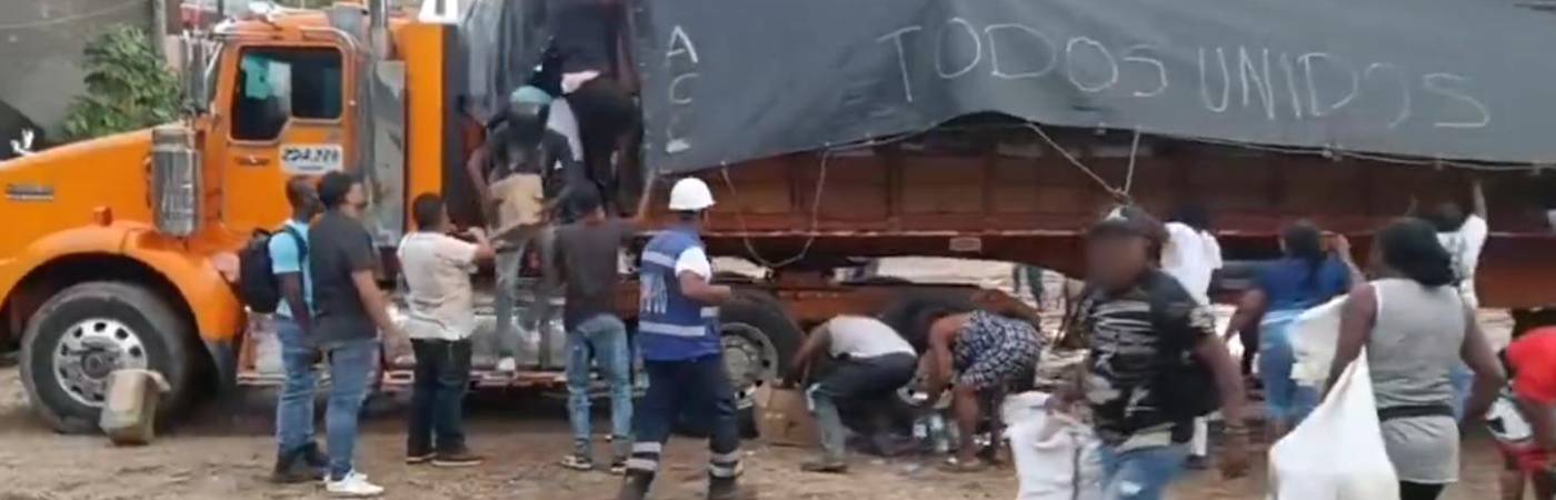 Momento en que se bajaban las ayudas del tráiler. FOTO: TOMADA DE X @CNOTIWEB