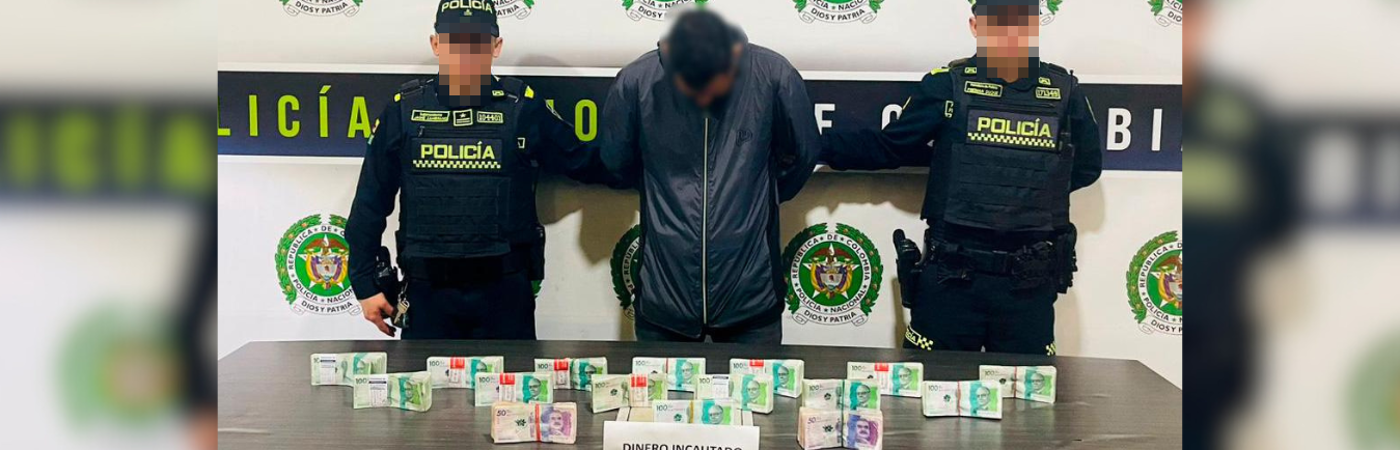 Los policías le encontraron gran cantidad de dinero que no supo explicar. / FOTO: POLICÍA METROPOLITANA