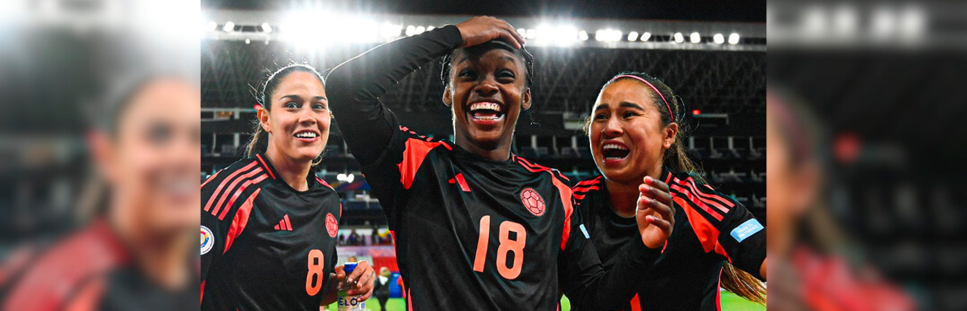 Linda Caicedo (centro) es una de las estrellas de la Selección Colombia Femenina. /FOTO: X @FCFSeleccionCol