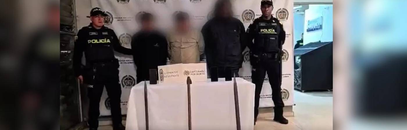 Capturados por intento de hurto a estación de servicio en Envigado. FOTO: CORTESÍA POLICÍA METROPOLITANA