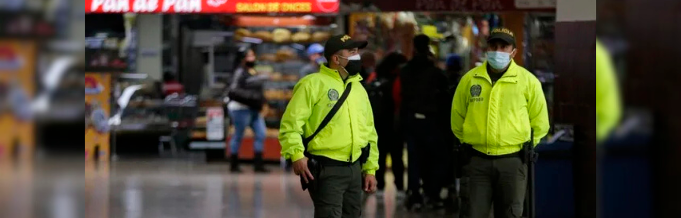 Las autoridades atendieron rápido el hecho ocurrido en la Terminal Salitre de Bogotá. / FOTO: COLPRENSA