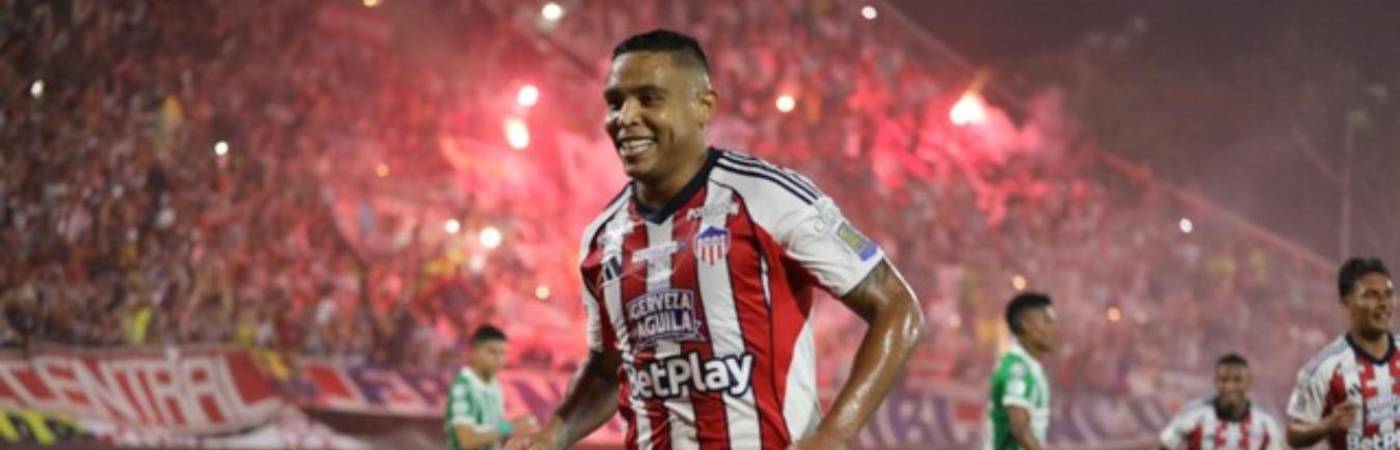 Los jugadores verdes no pudieron mostrar este martes el buen nivel que traían y ahora tienen la obligación de remontar 3 goles en el Atanasio el lunes. FOTO: JAIRO CASSIANI / COLPRENSA