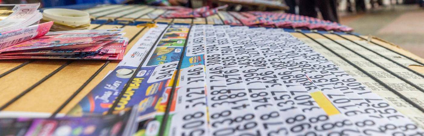 Saque su billetico de lotería del bolsillo y verifique si la suerte estuvo de su lado. /FOTO: CAMILO SUÁREZ. 