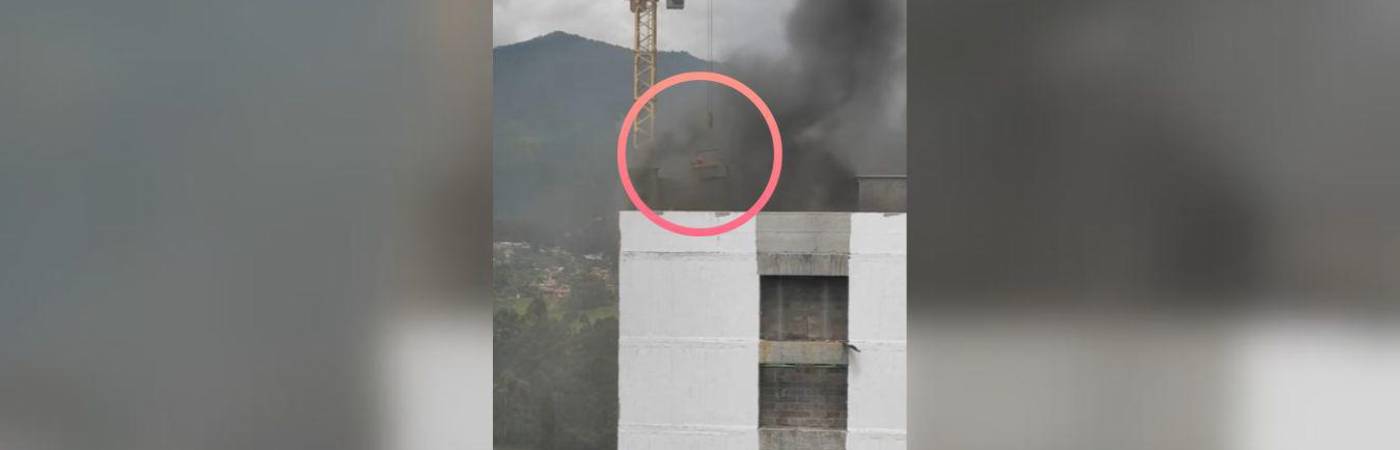 Se usó una torre grúa para rescatar a un trabajador. / FOTO: CAPTURA DE VIDEO - TIKTOK: jorgerojas16052001