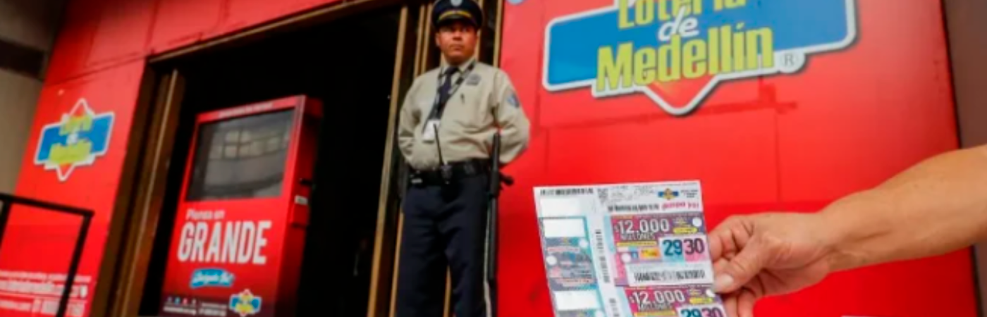 Venta de loterías en Medellín. /FOTO: ARCHIVO