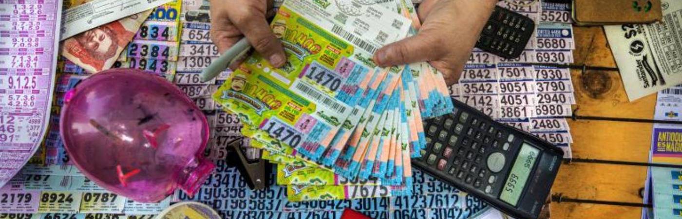 Venta de loterías y chances en el centro de Medellín. FOTO: ARCHIVO – CAMILO SUÁREZ