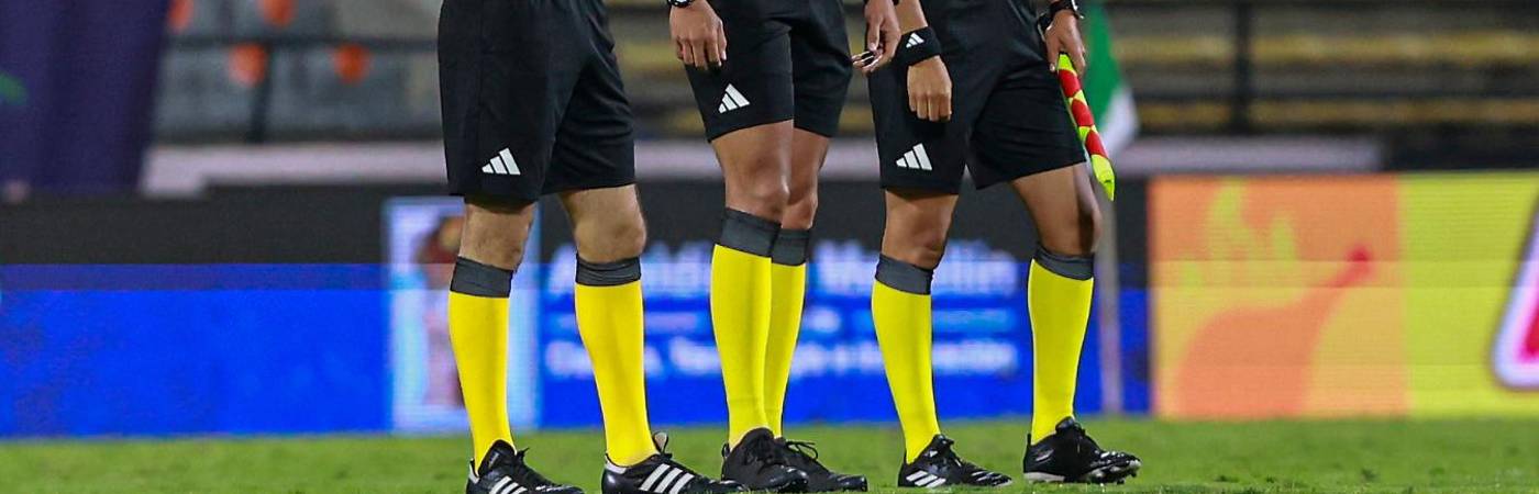 Árbitros colombianos. FOTO: MANUEL SALDARRIAGA 