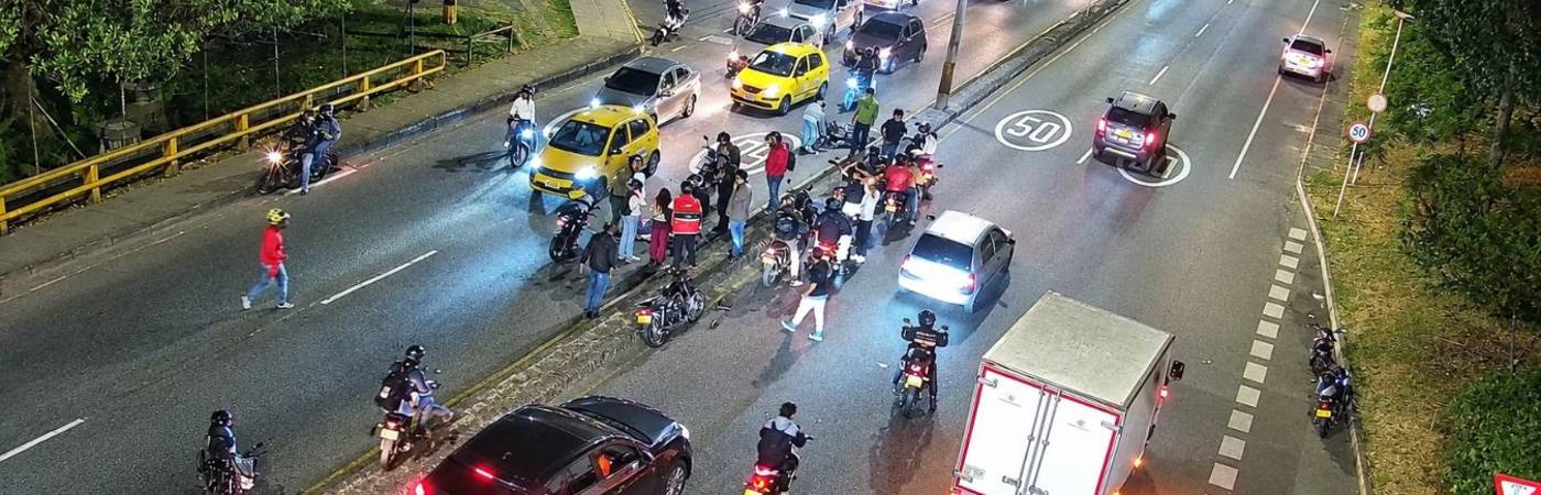 Así fue el momento del accidente en la autopista Norte. FOTO: CORTESÍA 