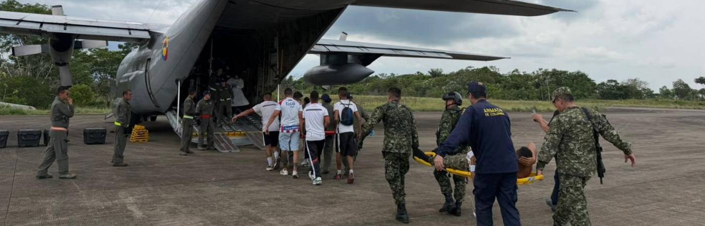 Los heridos están siendo trasladados a Neiva y Bogotá. FOTO: TOMADA DE X @COMANDANTE_FFMM