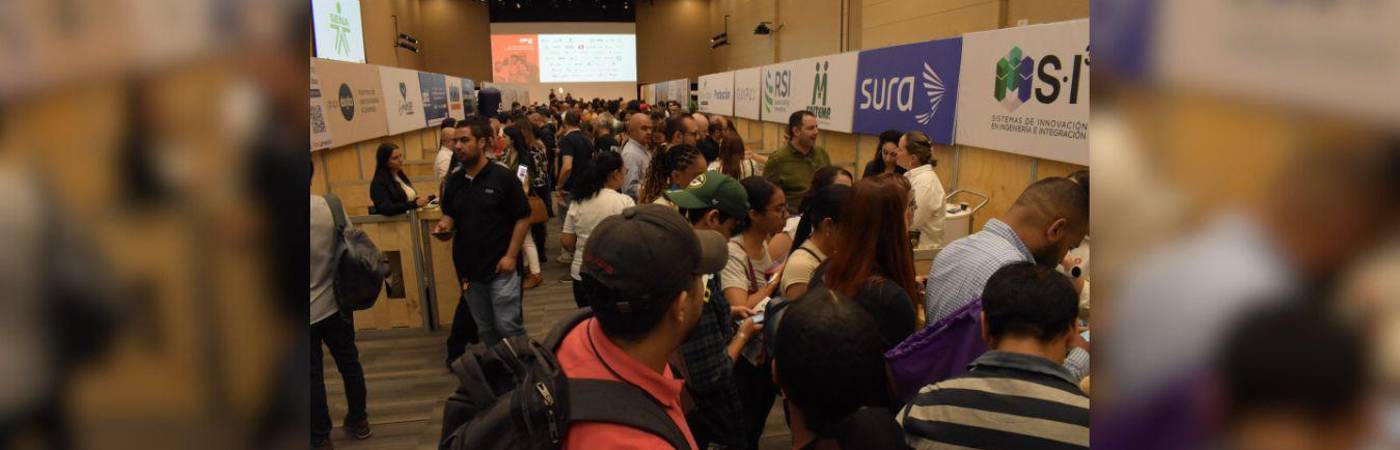 Las ediciones anteriores han demostrado el impacto de esta iniciativa, con más de 100 empresas vinculadas y 10.000 vacantes ofertadas, consolidando la confianza en el trabajo conjunto para generar oportunidades. / FOTO: CORTESÍA ALCALDÍA DE MEDELLÍN