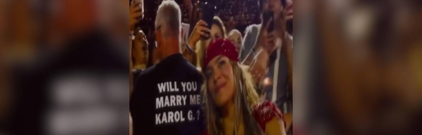  A Karol G le pidieron matrimonio en pleno concierto. FOTO: CAPTURA DE VIDEO INSTAGRAM @larevistavea