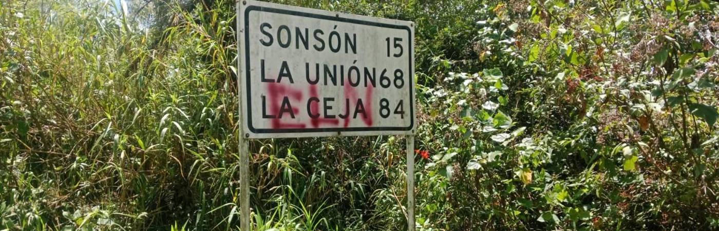 Este fue uno de los grafitis que la comunidad encontró esta semana en la vía La Unión - Nariño. FOTO: CORTESÍA