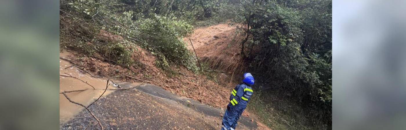 ¡Ojo! Ya abrieron vía a Santa Elena, pero persiste riesgo por lluvias