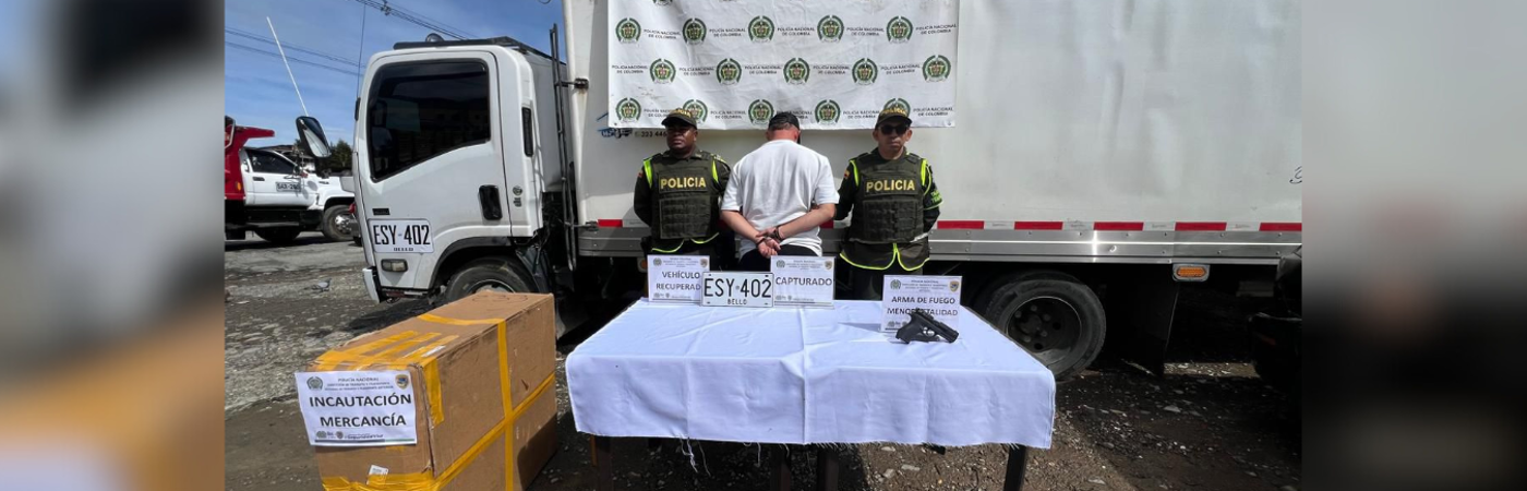 La Policía incautó la mercancía, el camión y un arma traumática. /FOTO: CORTESÍA POLICÍA